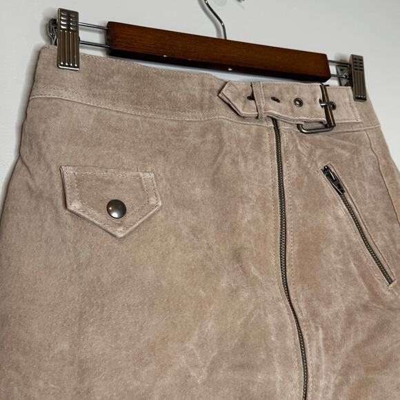 Blank NYC Suede Moto Mini Skirt Beige Belted Zip Detail NWT Size 24 - Picture 3 of 7